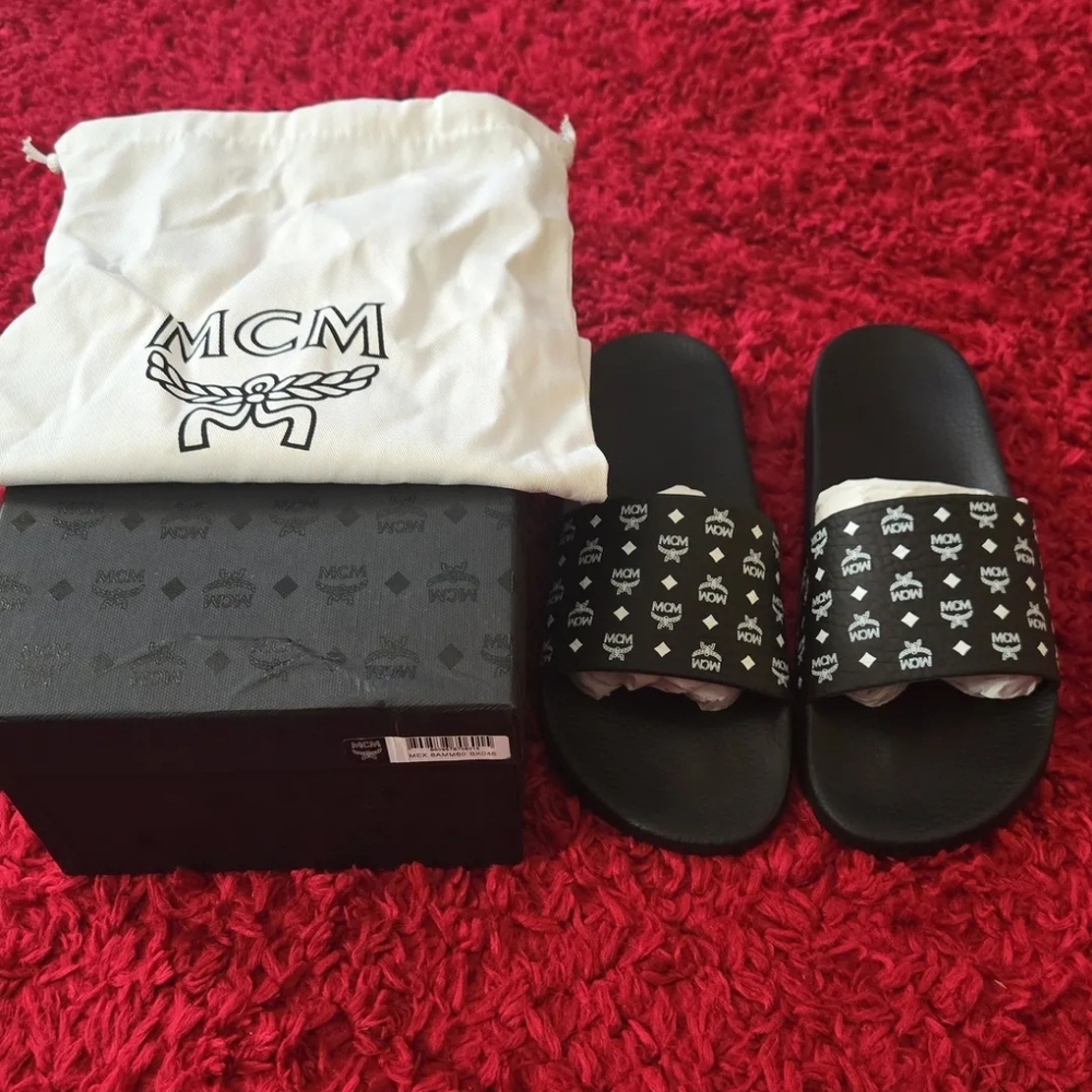NEW MCM MONOGRAM PRINT RUBBER SLIDES - Picture 6 of 10